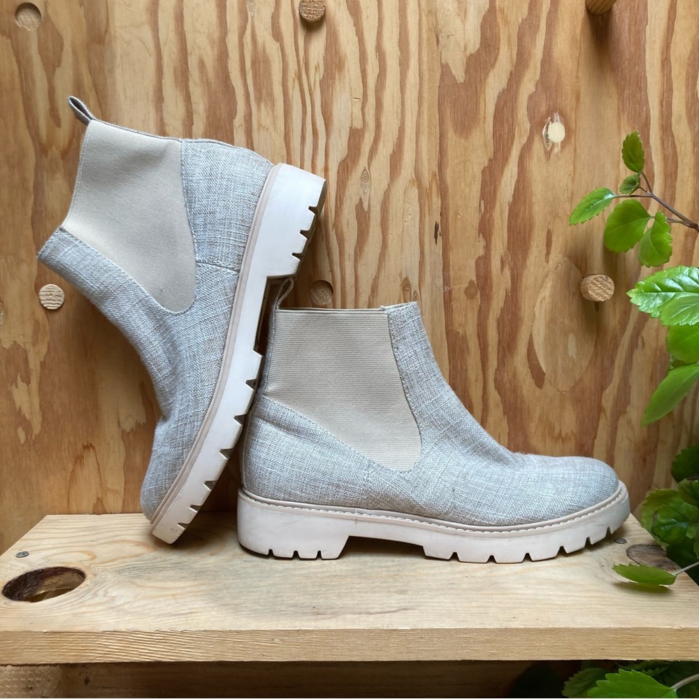 Dolce Vita Pepper Chelsea in White and Cream Size 8.5M